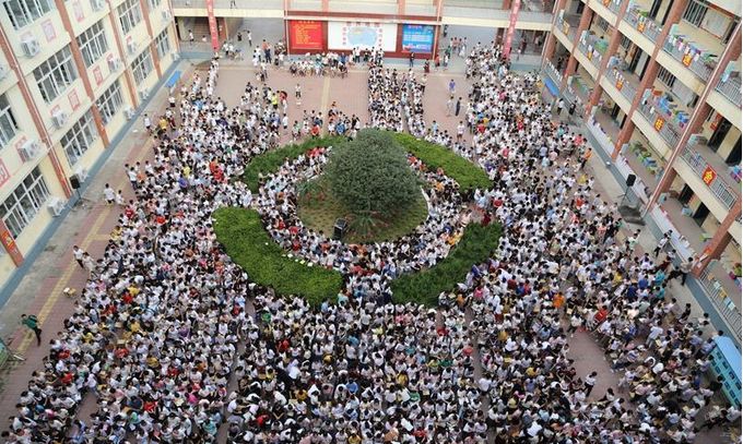 河南两千学子誓师，共圆北大清华梦