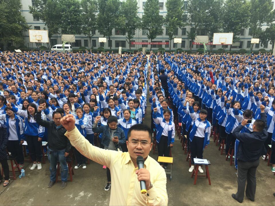 59ae0bc46e349.jpg