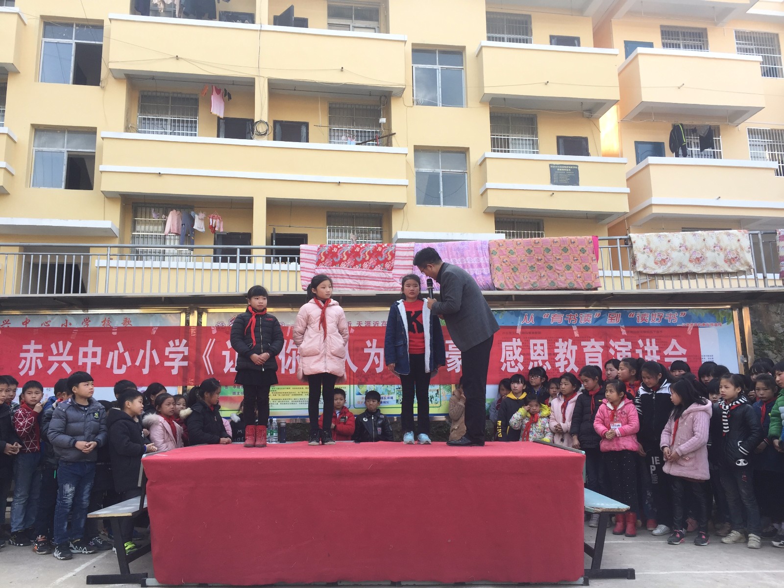 5a4219bcc18b0.jpg