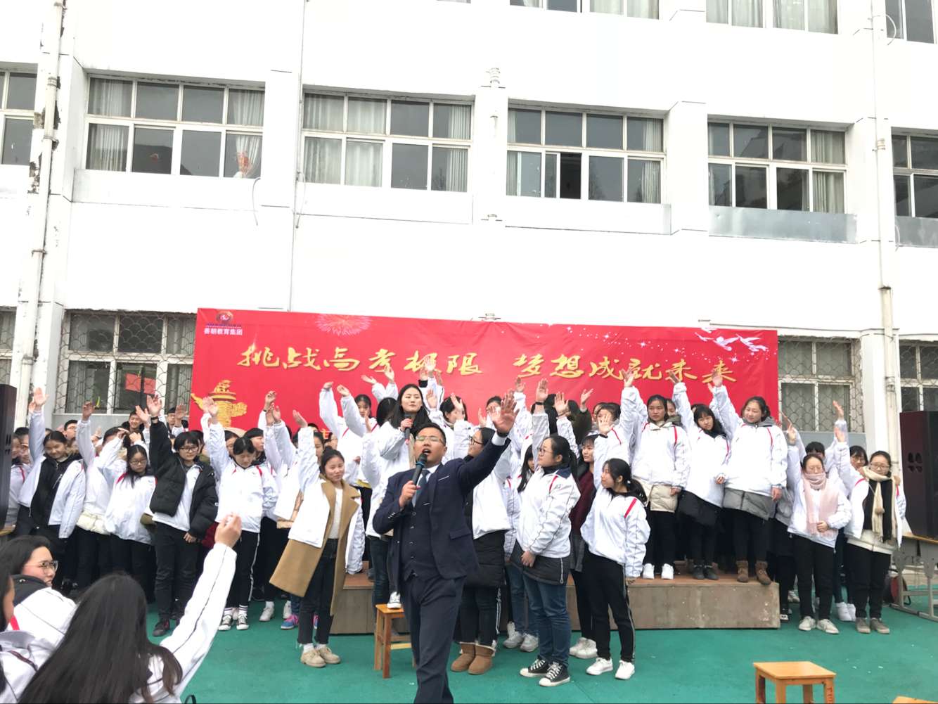 5a9dec42b3292.jpg