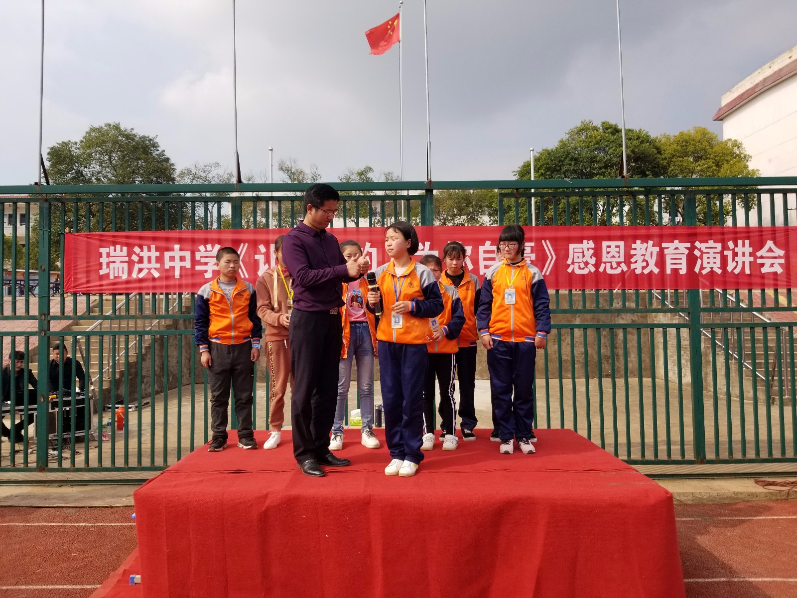 5ab8ad19a2f67.jpg