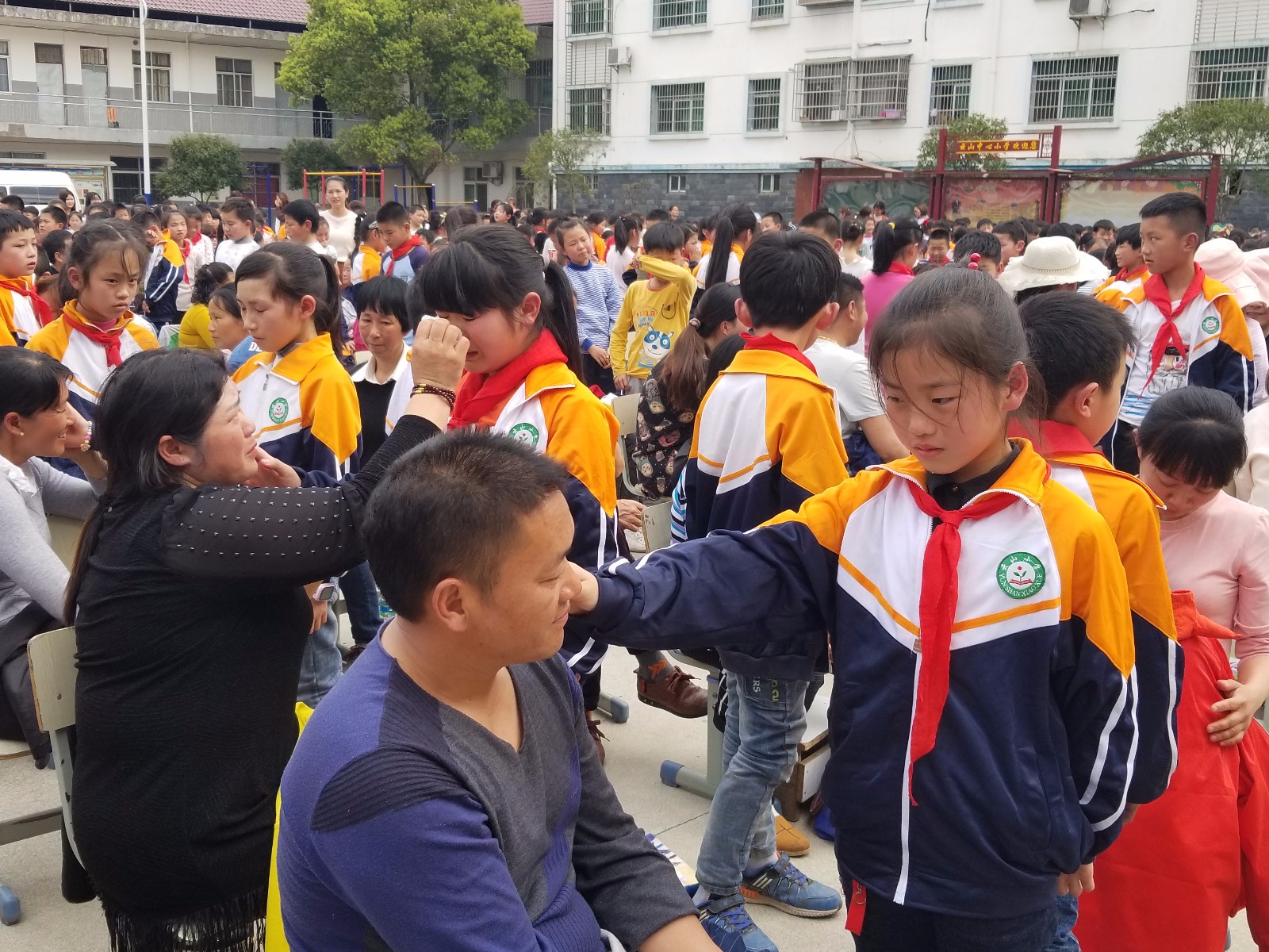 5abcb195d607d.jpg