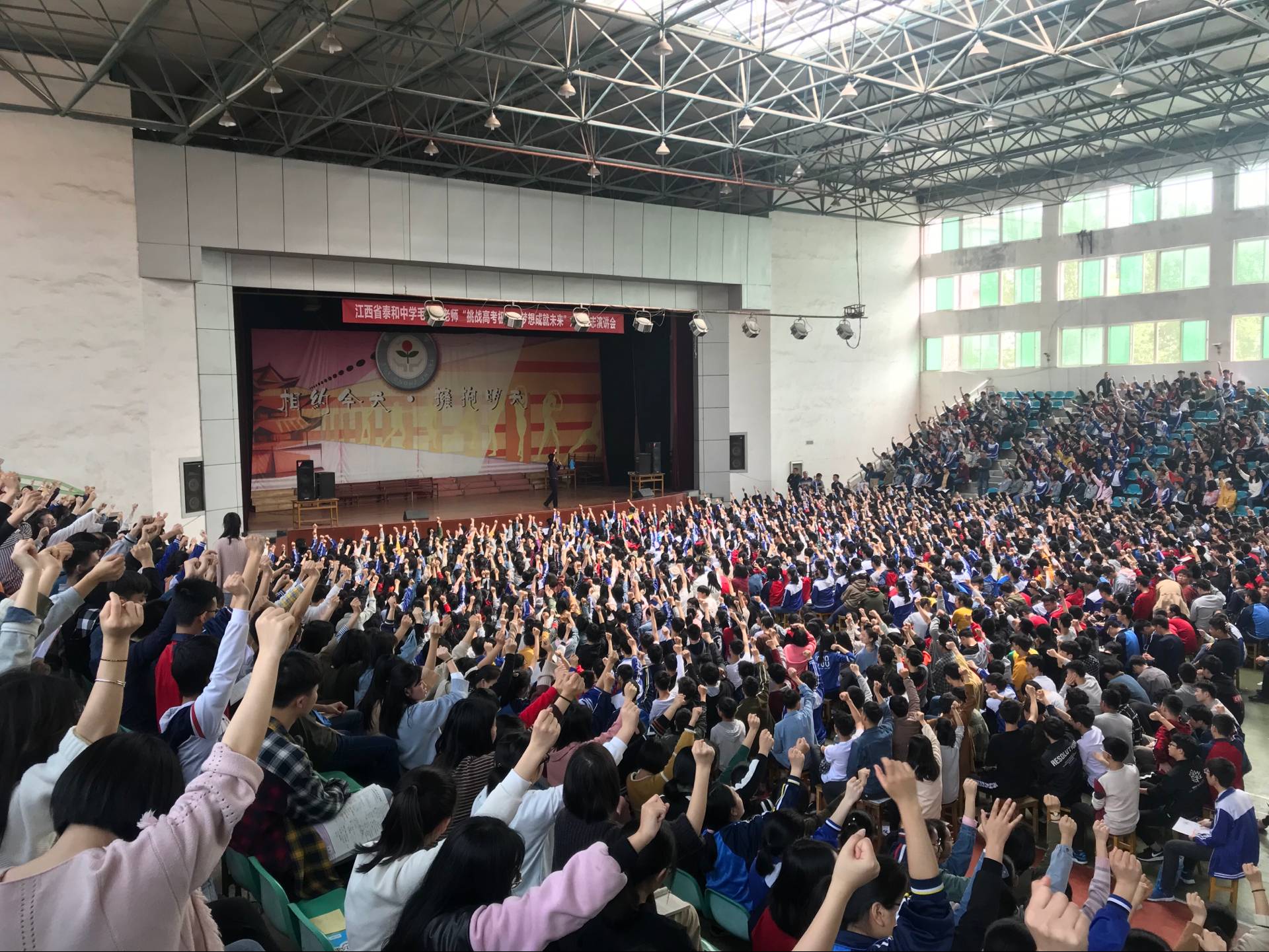 5ac17b5b46772.jpg