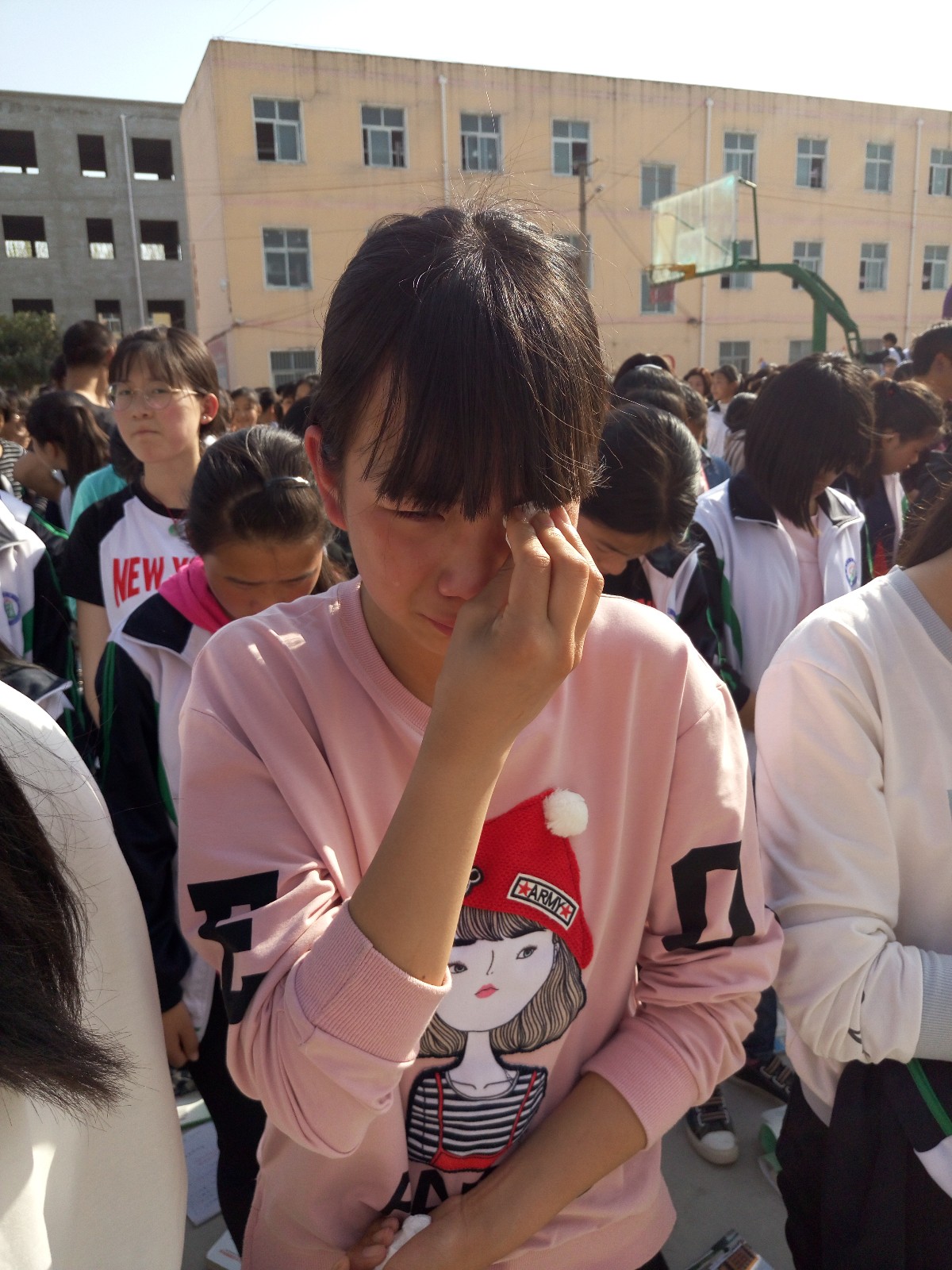 5ac1f3e9290c9.jpg