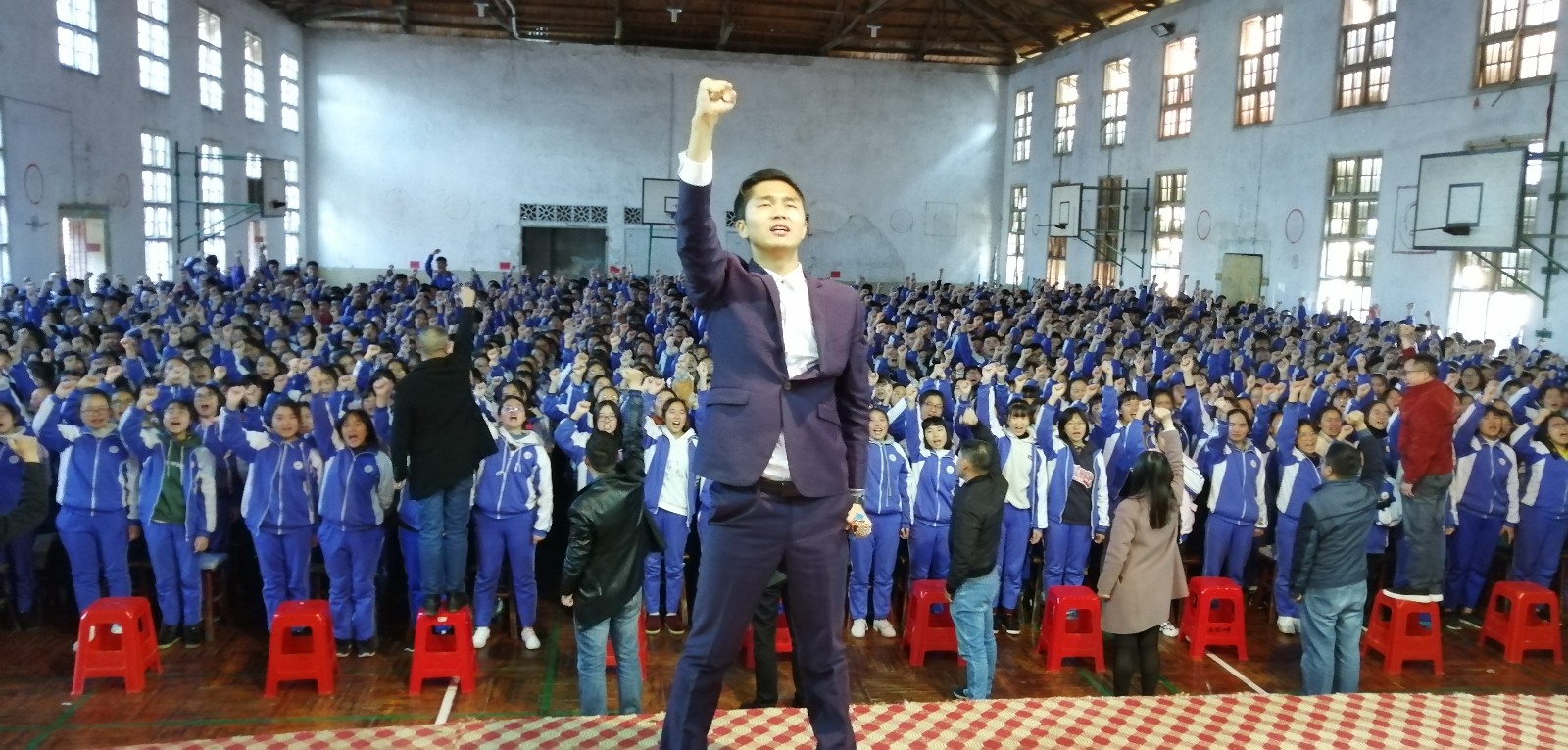 5be4061d57c5e.jpg