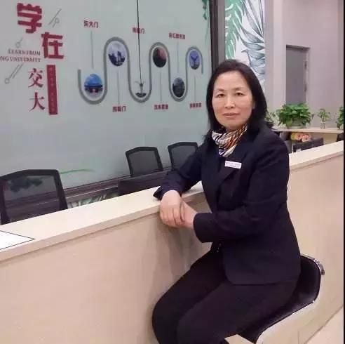 49岁宿管阿姨考上研究生：你都在努力，这是给孩子最好的榜样！