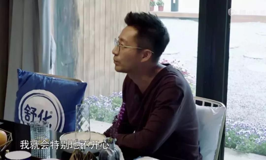 “不许哭”，是这个世界对男孩最大的伤害！