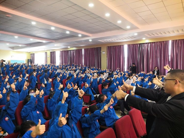 2020.10.11 吉林省长白县实验中学 主讲：善朝教育 柳瑞旗老师