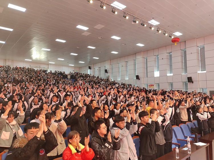 2020.11.8   内蒙古锡林浩特第六中学 主讲：善朝教育 房善朝老师