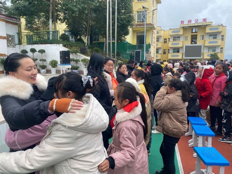 2020.12.4   四川凉山甘洛县斯觉镇九年一贯制学校 主讲：善朝教育王俊伟老师