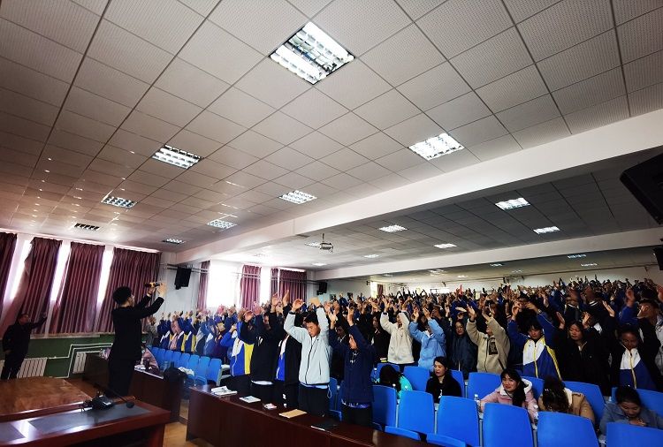 2021.4.15    云南省迪庆州香格里拉中学 主讲：善朝教育赵弘凯老师