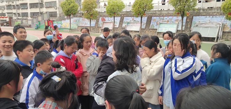 2021.4.18    河南省信阳市平桥区第二小学 主讲：善朝教育李叶杉老师