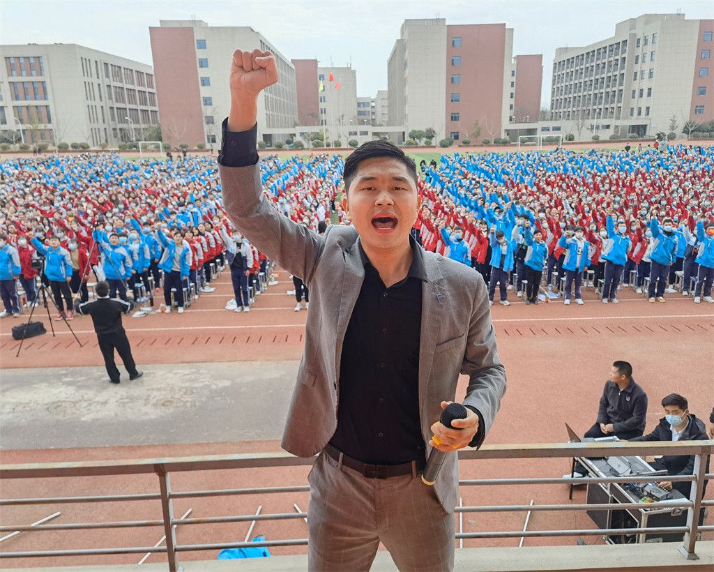2.27河南息县华中师范大学附属息县高级中学 赵泽老师
