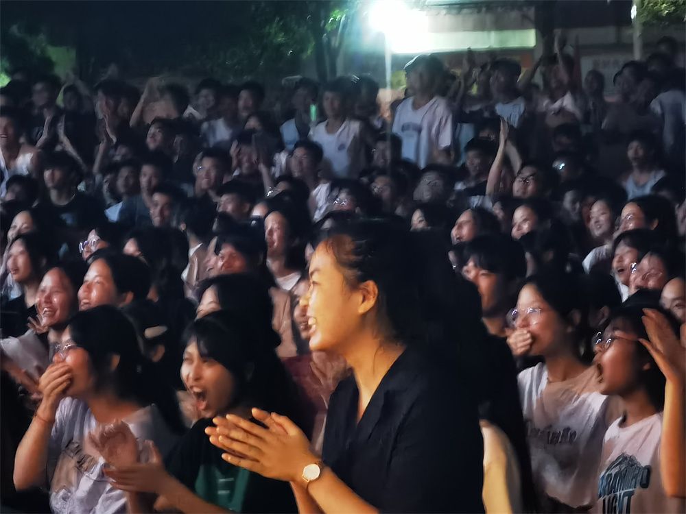 8.29广西壮族自治区玉林市富英中学赵泽老师