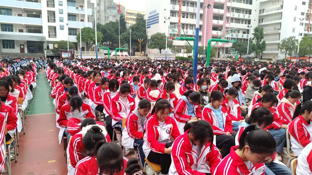 11.18广西省百色市隆林各族自治县隆林中学赵泽老师