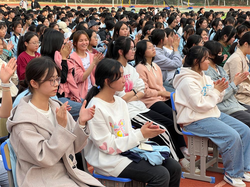 11.21广西柳州鹿鸣中学吴畏老师