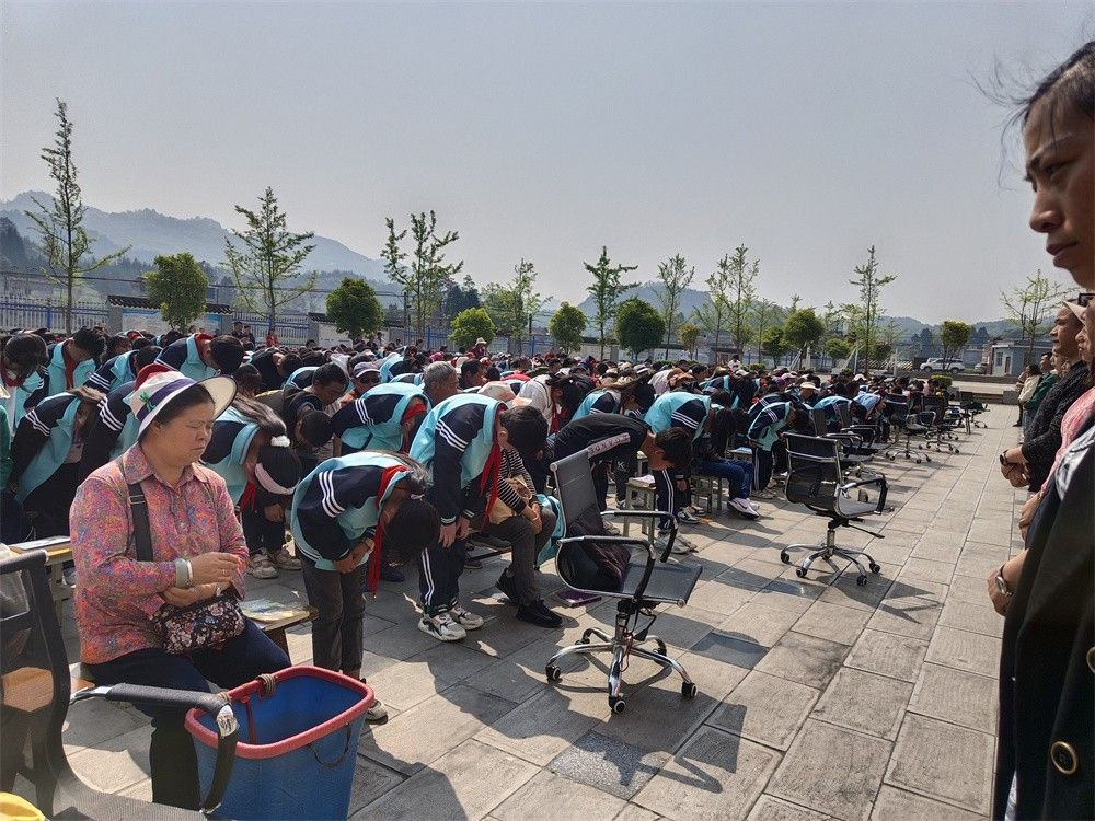 4.13云南省曲靖市师宗县五龙乡脚家箐完小马亚林老师