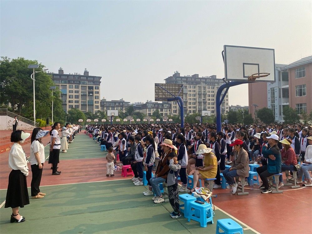 4.23云南省文山市砚山县三小孙清婉老师