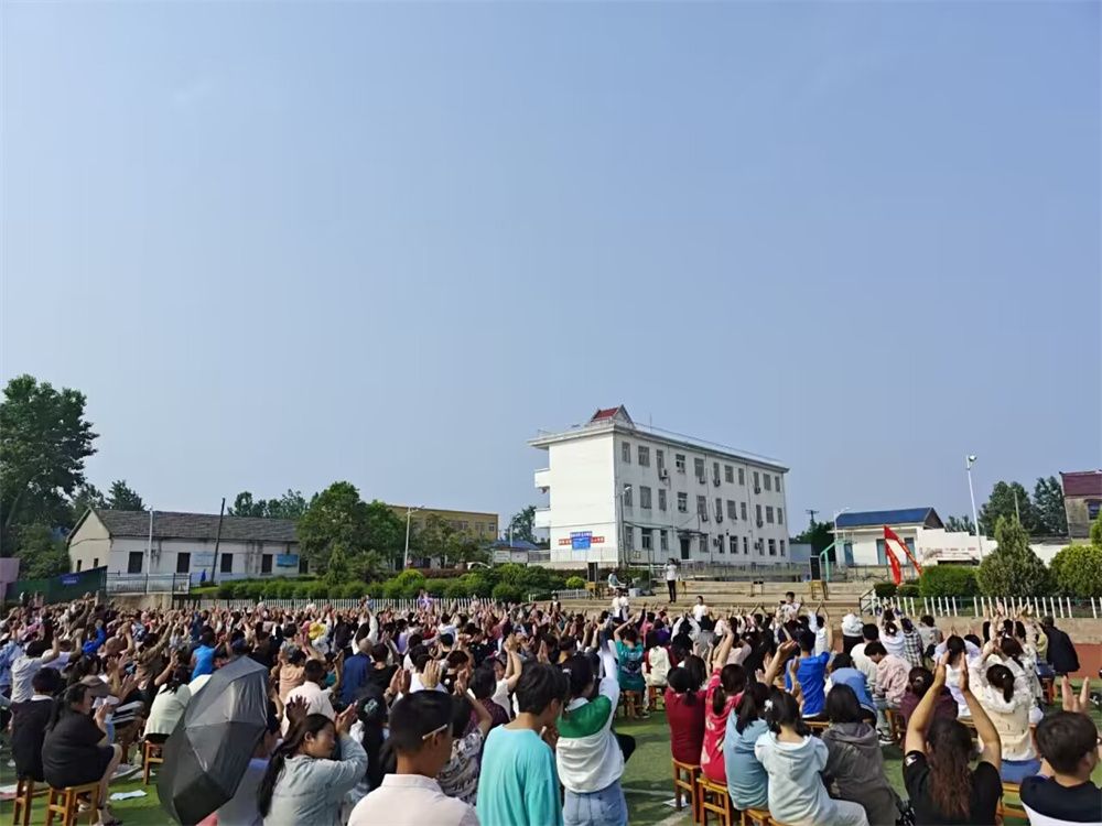5.18安徽省六安市裕安区罗集乡松岗学校杨景谕老师