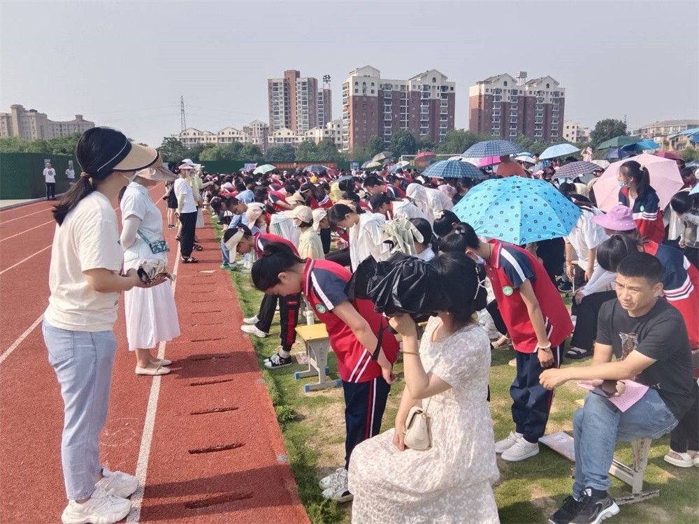 6.12湖北省孝感市孝南区三汊镇中心小学洪伸老师