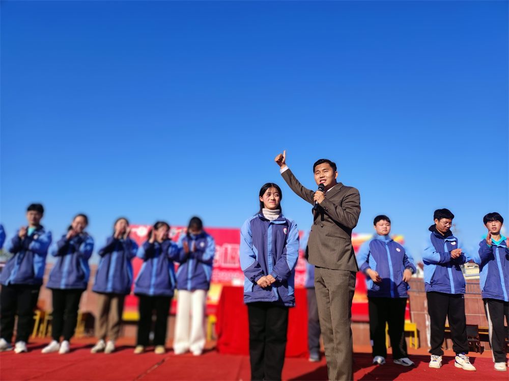 11月19日安徽定远县三中赵泽老师
