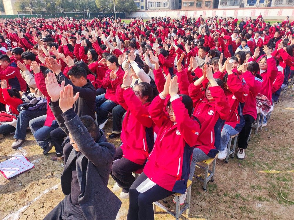 2月18日湖北省襄阳市谷阳县第三中学《十八而志 拼搏圆梦》 赵泽老师