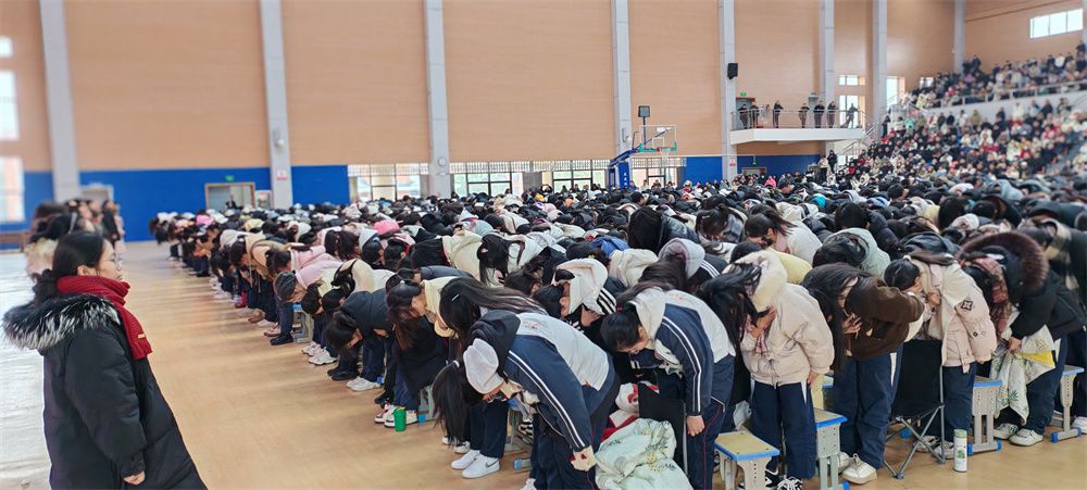 2月25日江西省濂溪区第一中学《高考百日  冲刺誓师》周廷谕老师