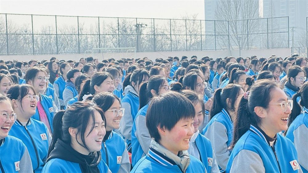 3月3日山东省青岛平度市凤台中学《拼搏百日 成为更好的自己》马亚林老师