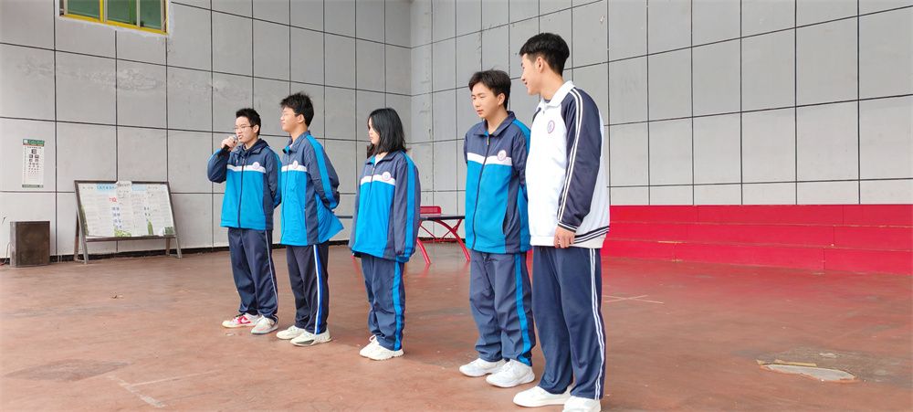 3月4日贵州省铜仁市石阡中学《决战高考 为梦而战》周廷谕老师