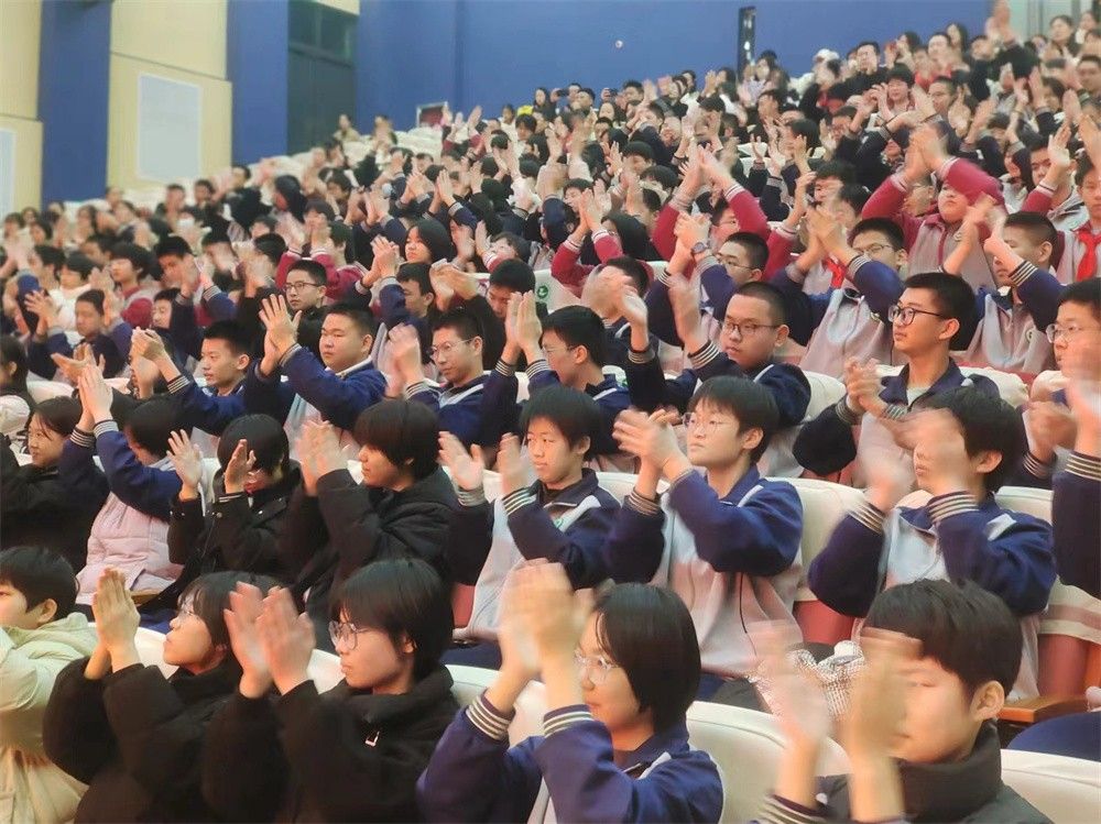 3月4日山东省济南市历城区智轩学校《挑战中考极限 梦想成就未来》赵弘毅老师