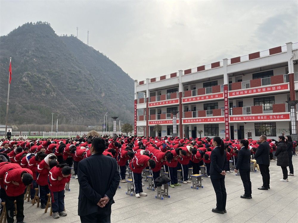 3月13日河南洛阳栾川县石庙镇初级中学《百天冲刺   决战中考》武立斌老师