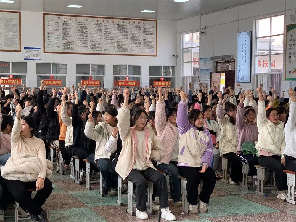 3月15日河南信阳罗山县朱堂中学《只争朝夕 不负韶华》毛一鸣老师