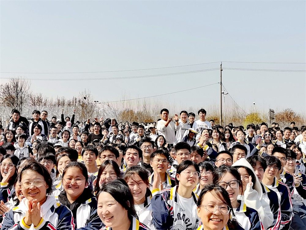 3月15日山东省邹城一中《挑战极限 为梦而战》房善朝老师