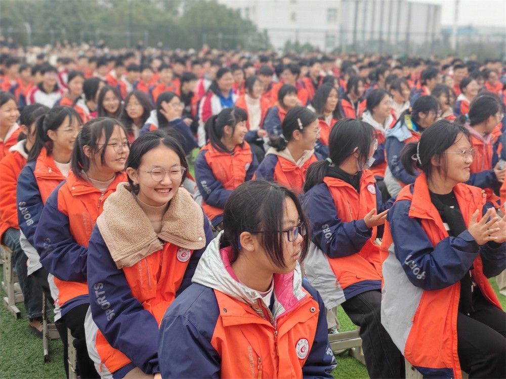 3月17日湖北省襄阳市襄州区四中《秣马扬鞭愁壮志  百日鏖战誓凯旋》宋攀印老师