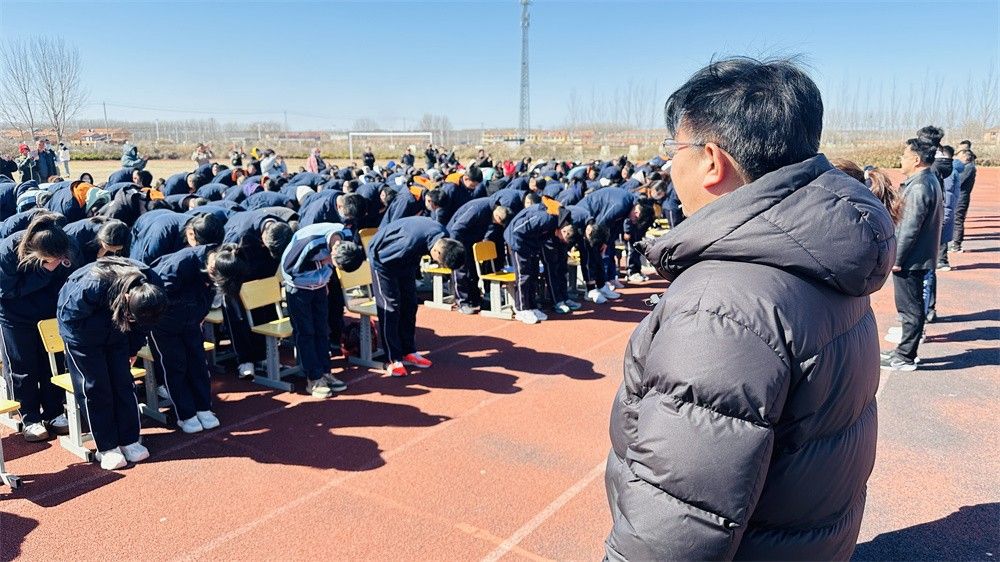 3月19日山东省青岛市胶州市洋河中学《挑战极限  为梦而战》马亚林老师