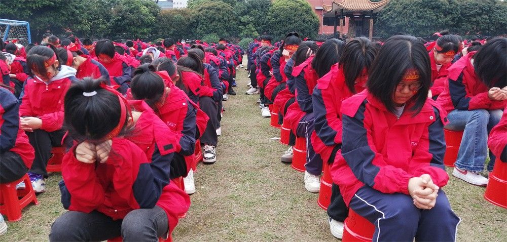 3月20日广西省桂林市灵川县泓文实验学校《挑战中考极限 梦想成就未来》丁书承老师