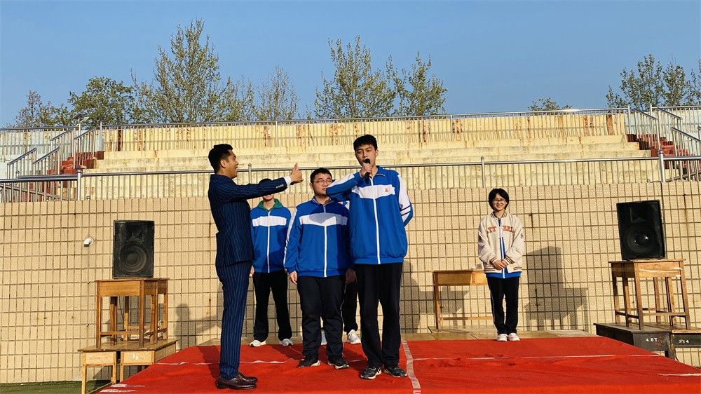 4月18日山东省济南市章丘区第七中学《激发生命能量 绽放精彩人生》赵泽老师