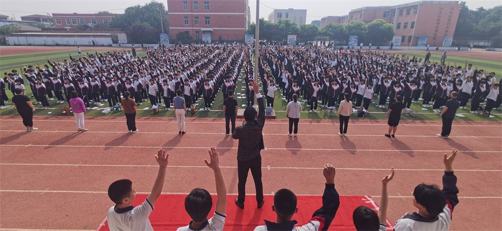 5月19日河北省邢台市隆尧县尧山中学《挑战中考极限  梦想成就未来》丁书承老师