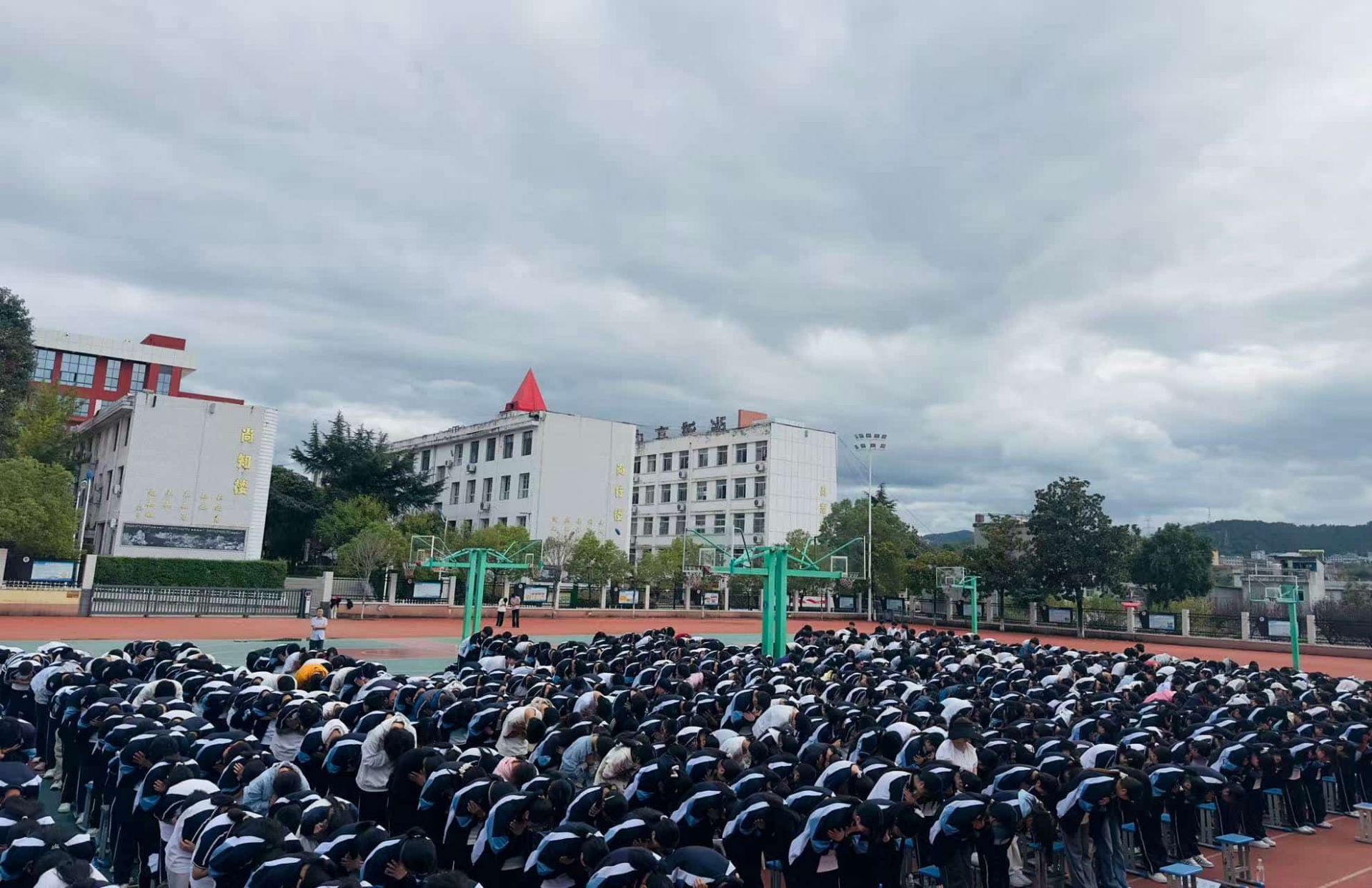 10.15 陕西省安康市张滩高级中学 吴畏老师