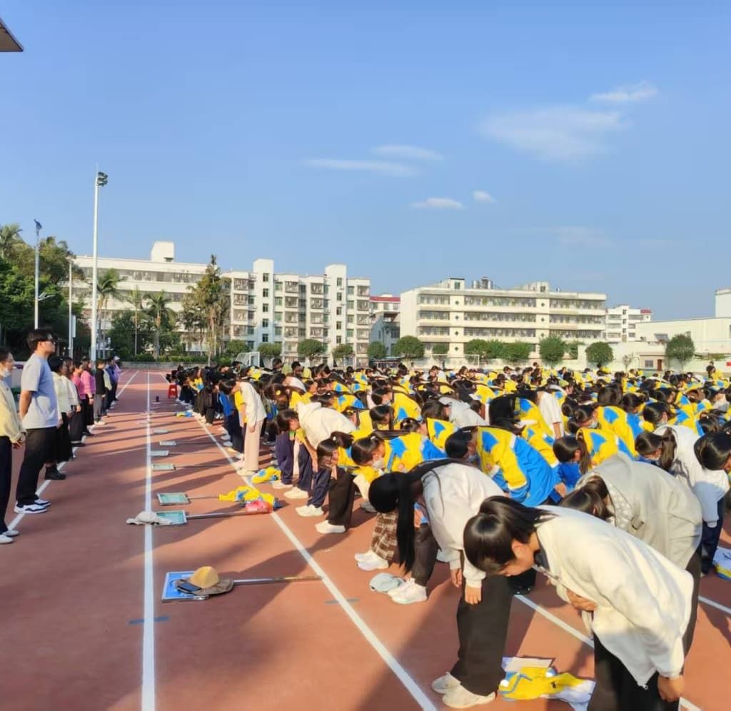 12.19广西省鹿寨县鹿寨中学  周廷谕老师